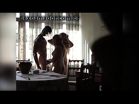 ❤️ Seksualni prijatelji pozivaju divovskog muškarca i trojku s njim ️❌ Prekrasni porno kod nas ❌